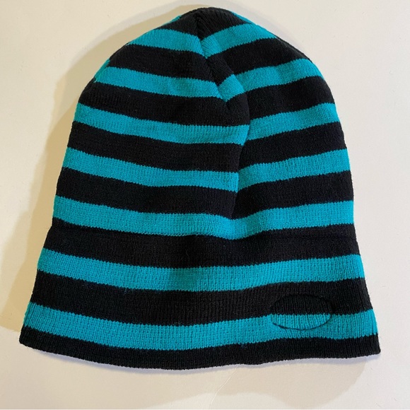 Striped beanie, by Petals and Peacocks, NWOT, 8” cuffed, 8 1/2” wide. Acrylic - Picture 3 of 6